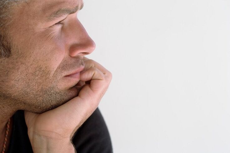 bir adam penis büyütmeyi düşünüyor