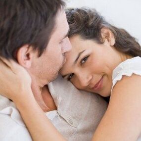 kadın ve erkek penis büyütme jeli kullanıyor